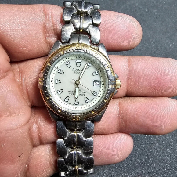 PULSAR SOLAR LADIE'S SOLAR WATCH GOlD SILVER TONE V182-0A20 FOR PARTS OR REPAIR - Picture 1 of 7